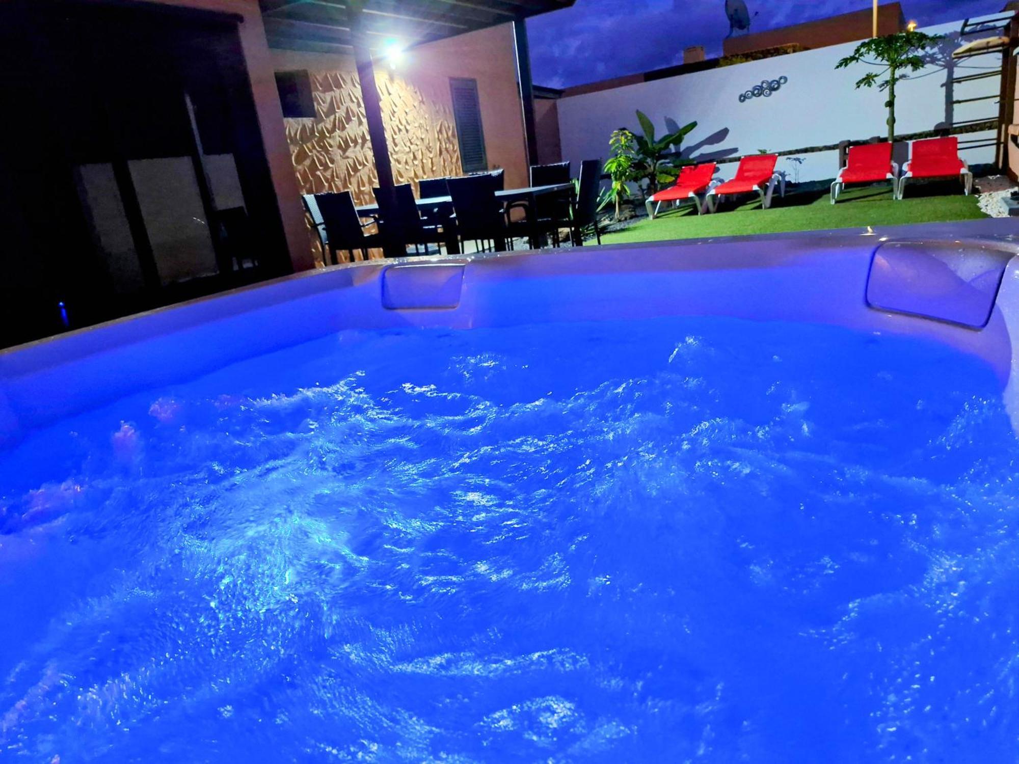 Sunrise Surf House, Big Garden, Hot Tub, Parking, Super-Fast Free Wi-Fi Villa Corralejo Kültér fotó